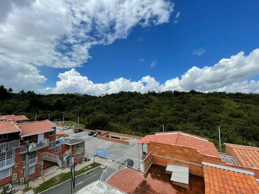 Apartament Comodo Casa A 19 Min Del Aeropuero Jmc Rionegro Zewnętrze zdjęcie